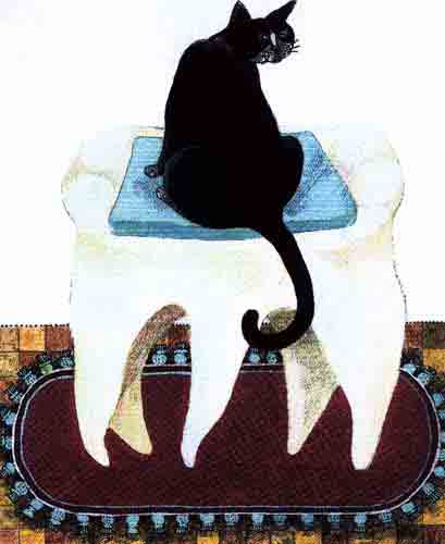 Imagen de un gato posado sobre la muela de un gigante