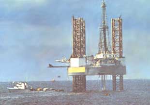 Imagen de una plataforma petrolera