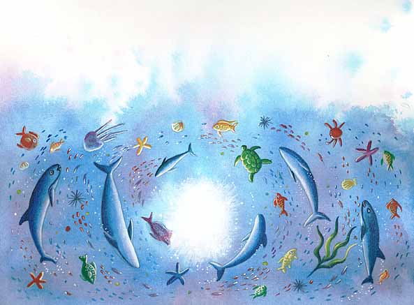 En esta imagen vemos desde el fondo del mar peces y vaquitas y al sol iluminando el agua.